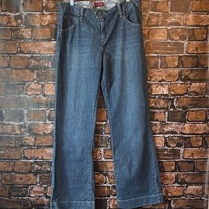 Levi’s Wide Leg Jeans